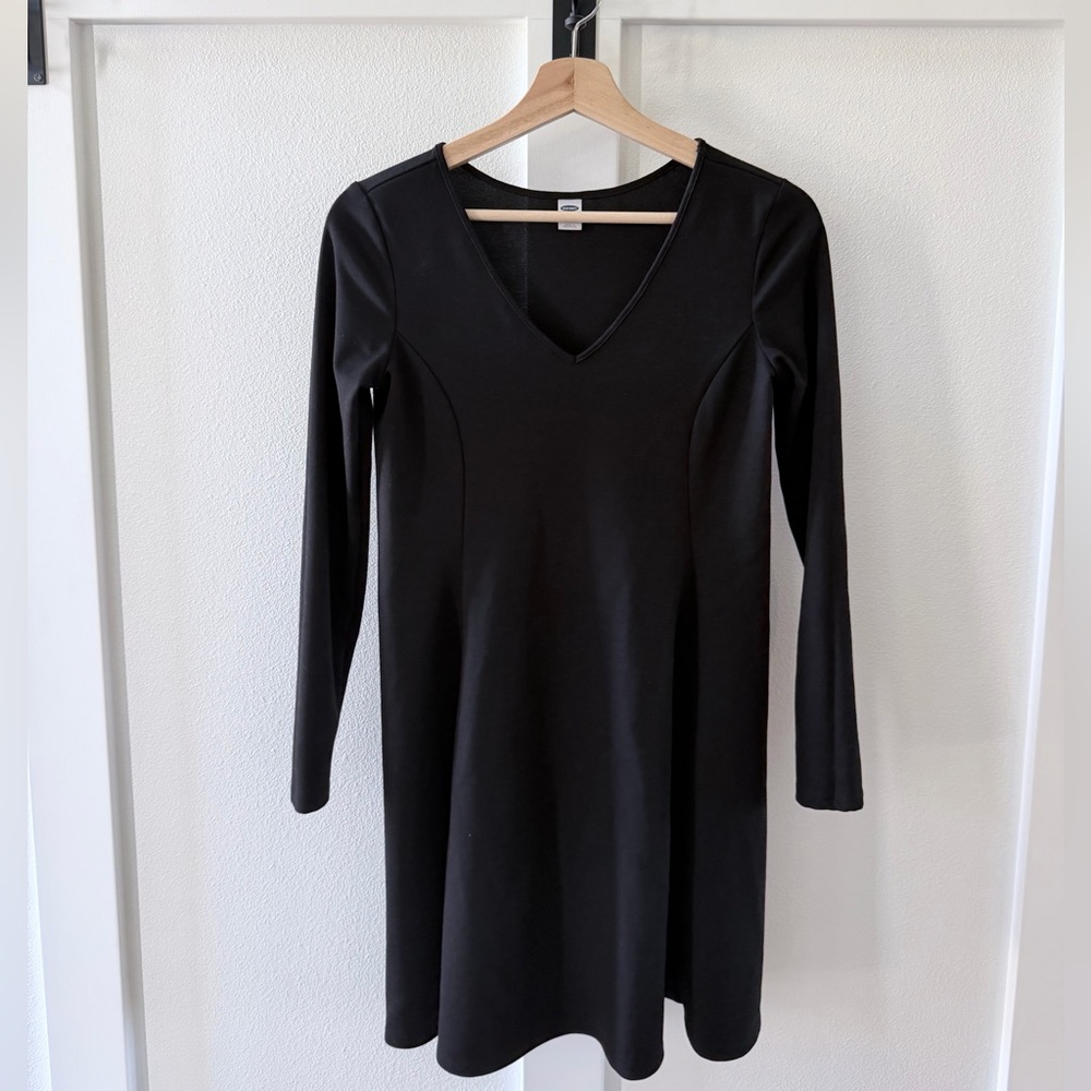 Old Navy Black Long Sleeve Dress